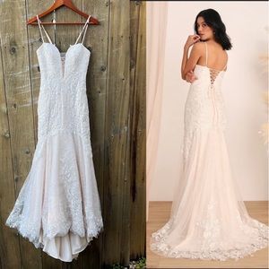 Ivory Lace-Up Embroidered Lace Mermaid Wedding Dress w/ Train 🌿